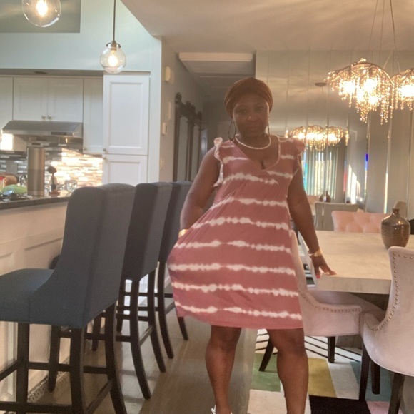 This Contrast Color Ruffle V Neck Dress - Picture 5 of 6